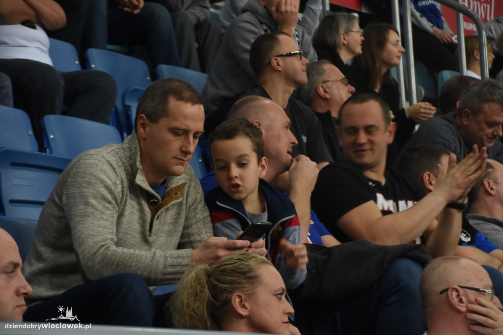 Kibice na meczu Anwilu z BK Banvit