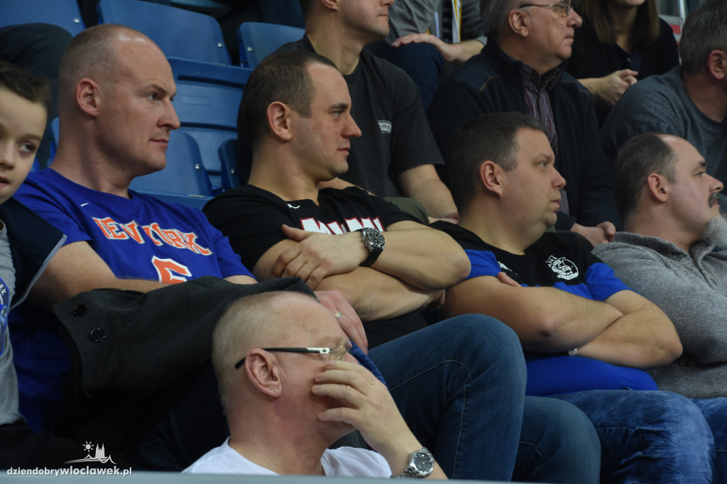 Kibice na meczu Anwilu z BK Banvit