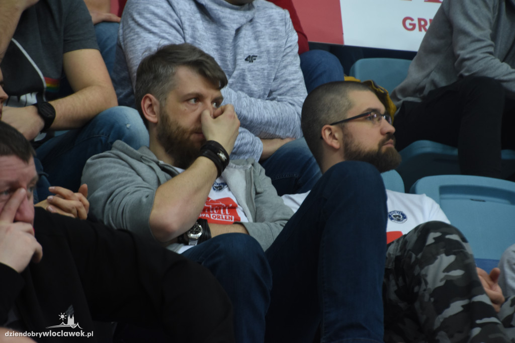 Kibice na meczu Anwilu z BK Banvit