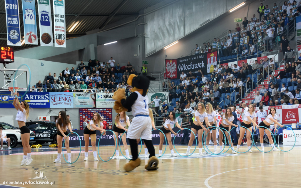 Cheerleaderki na meczu z BK Banvit