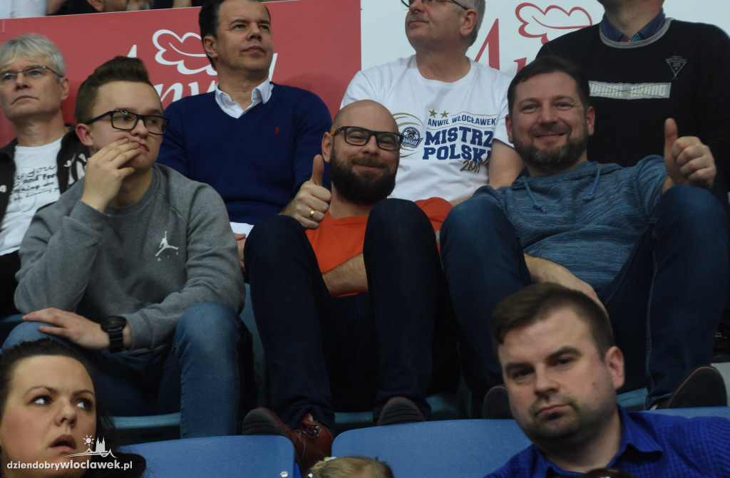 Kibice na meczu Anwilu z BK Banvit