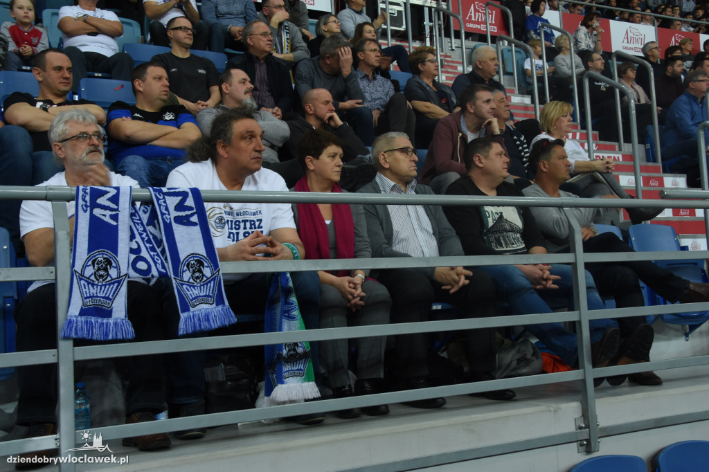 Kibice na meczu Anwilu z BK Banvit