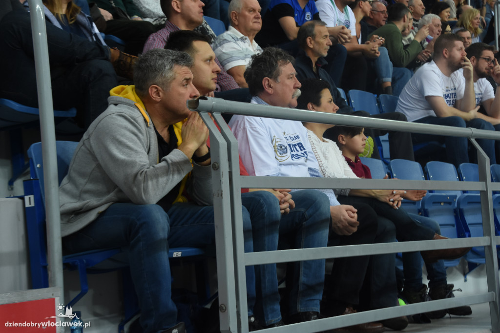 Kibice na meczu Anwilu z BK Banvit