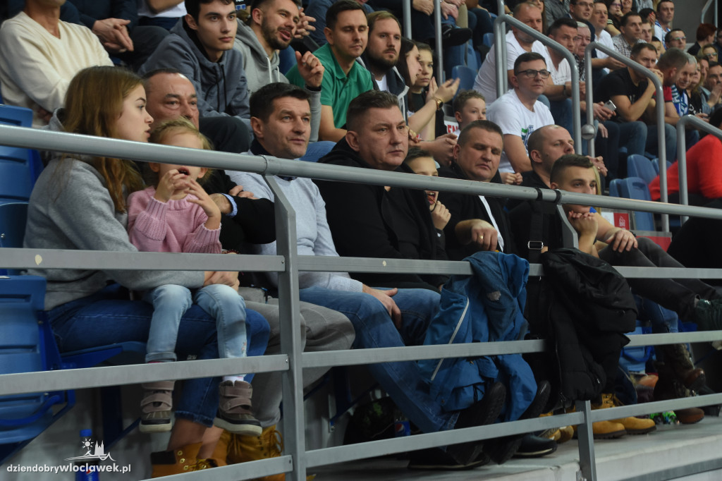 Kibice na meczu Anwilu z BK Banvit