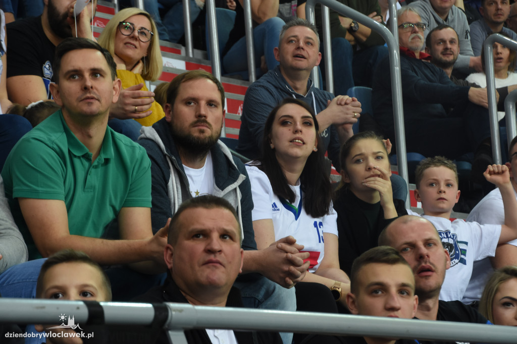 Kibice na meczu Anwilu z BK Banvit