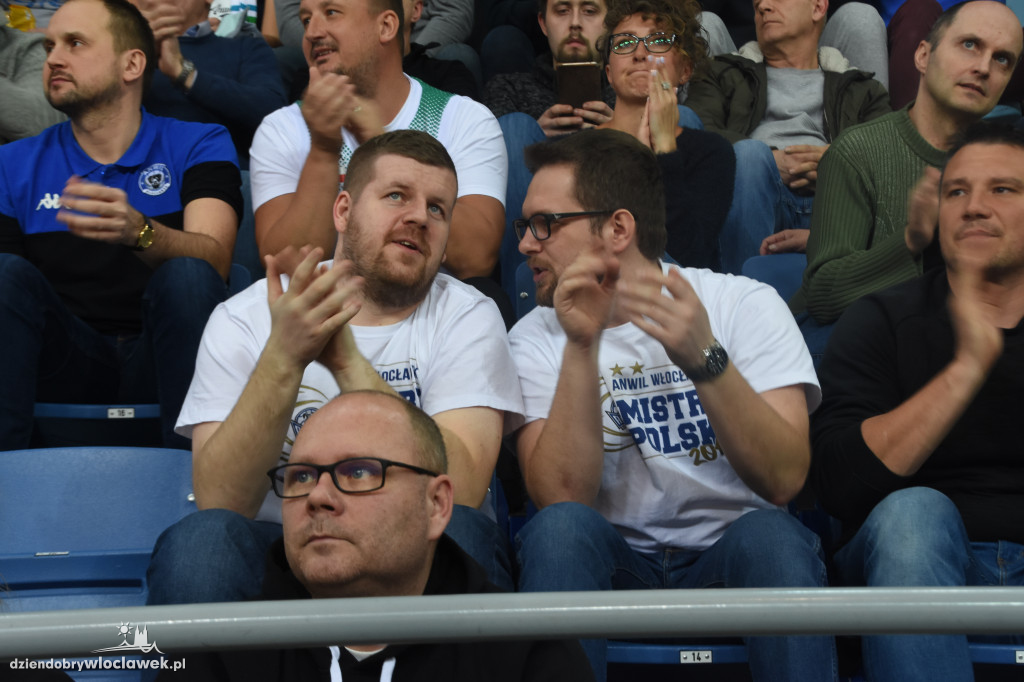 Kibice na meczu Anwilu z BK Banvit