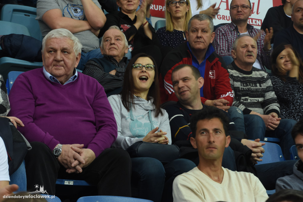 Kibice na meczu Anwilu z BK Banvit