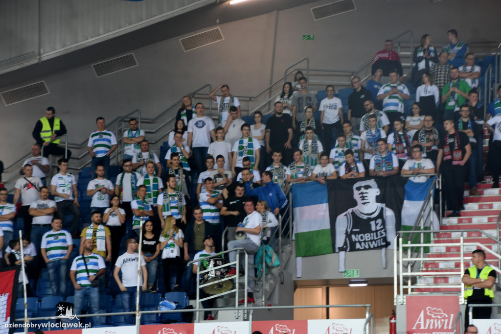 Kibice na meczu Anwilu z BK Banvit