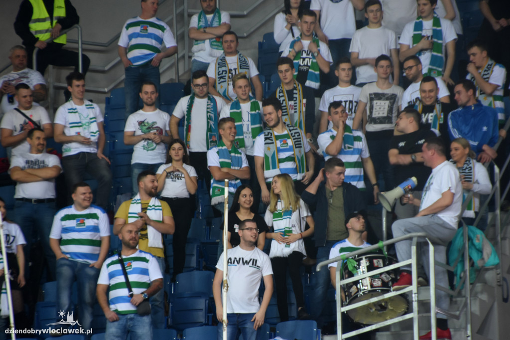 Kibice na meczu Anwilu z BK Banvit