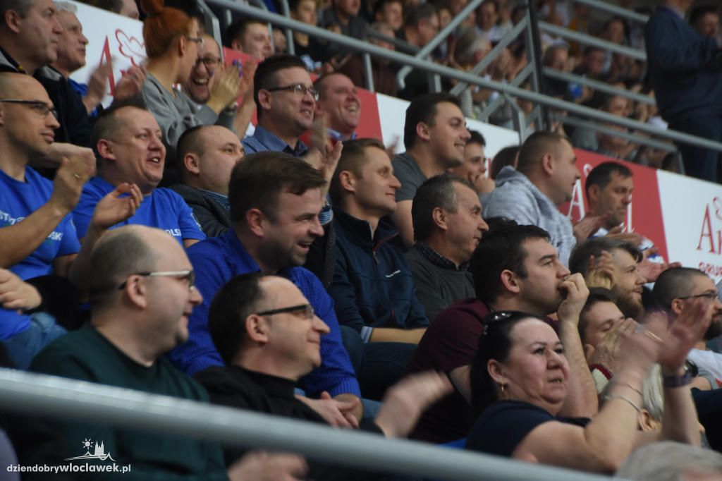 Kibice na meczu Anwilu z BK Banvit