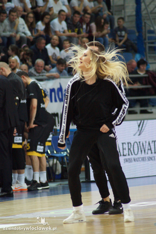 Cheerleaderki na meczu z Treflem