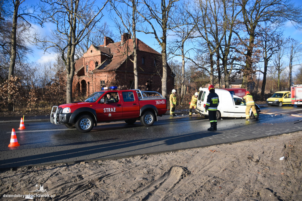 Zderzenie dwóch aut w Pikutkowie