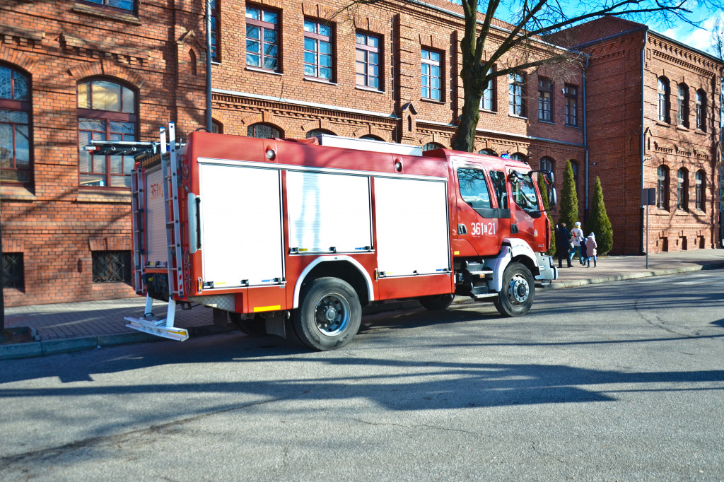 Alarm bombowy w budynkach sądu
