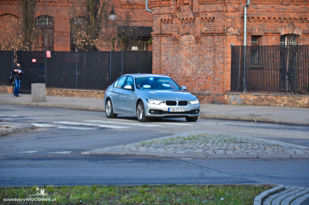 Alarm bombowy w budynkach sądu