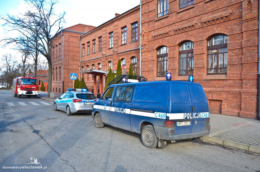 Alarm bombowy w budynkach sądu