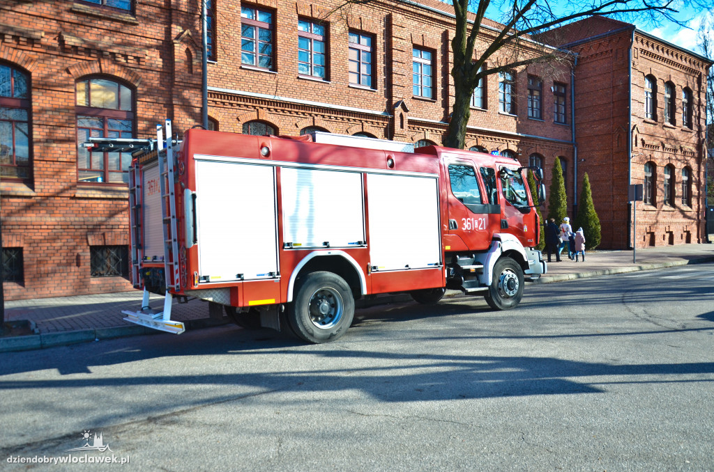 Alarm bombowy w budynkach sądu
