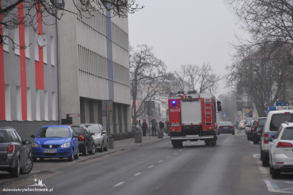 Alarm bombowy w urzędzie i sądzie