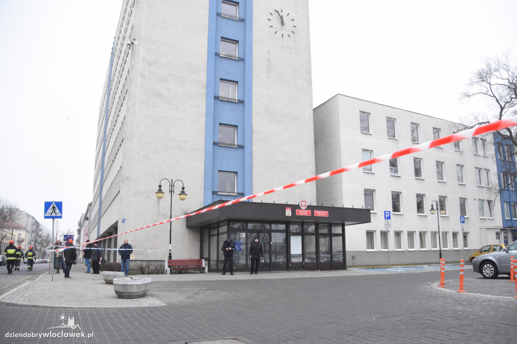 Alarm bombowy w urzędzie i sądzie