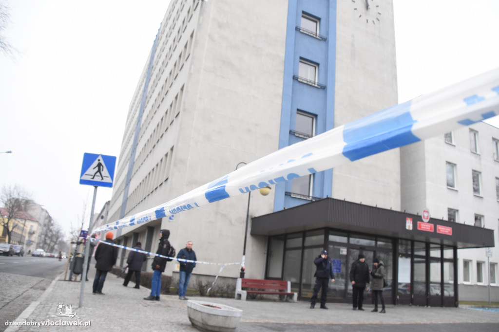 Alarm bombowy w urzędzie i sądzie