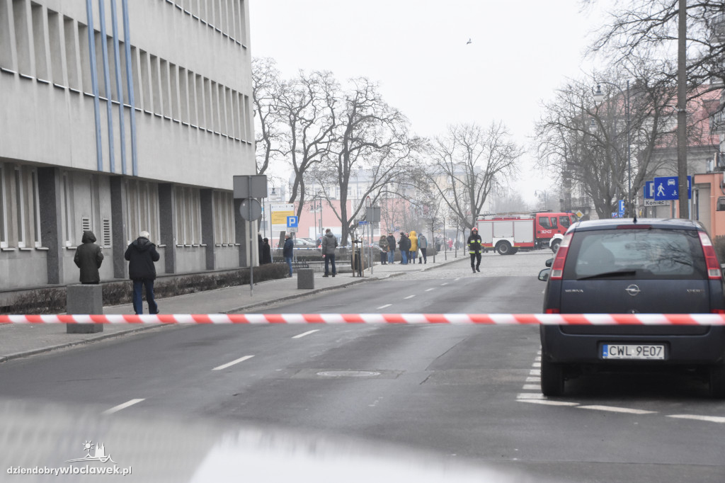 Alarm bombowy w urzędzie i sądzie