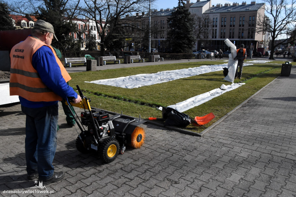 Wiosna na placu Wolności