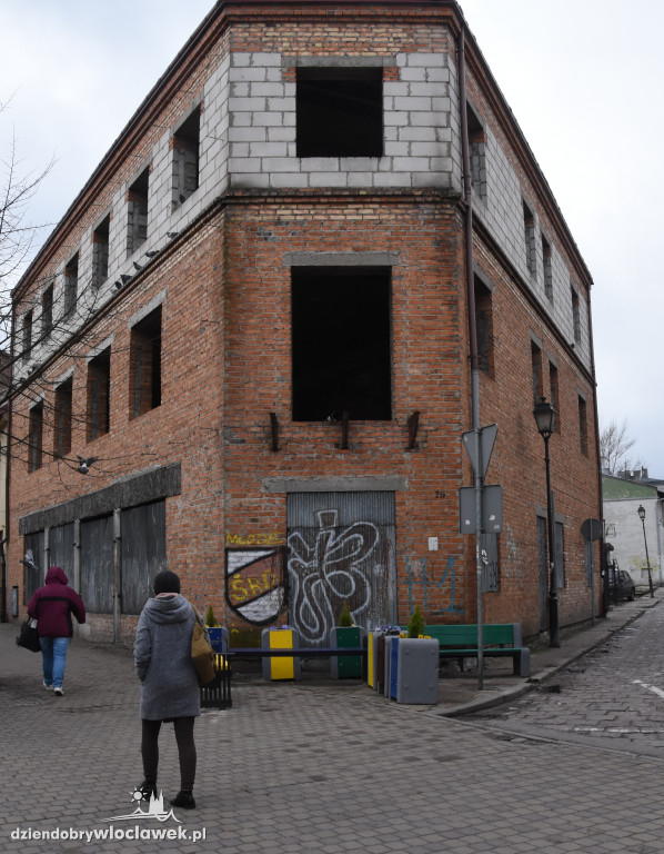 Mała architektura na 3 Maja