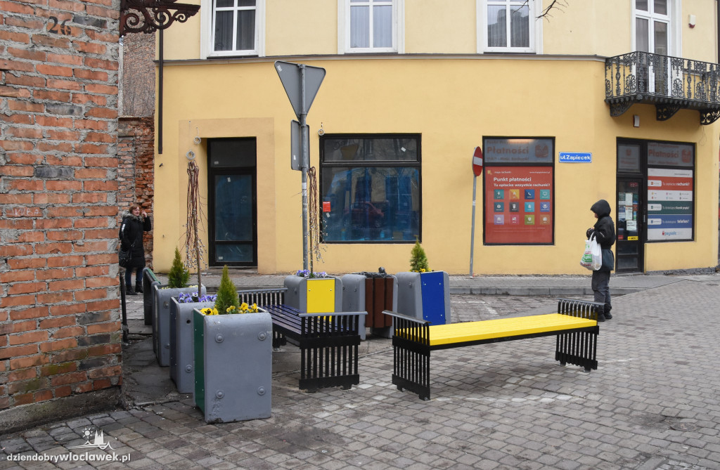 Mała architektura na 3 Maja
