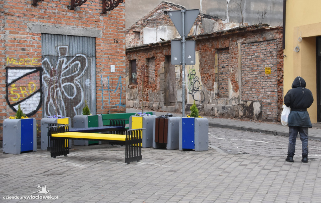 Mała architektura na 3 Maja