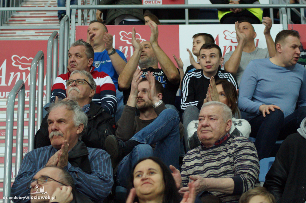 Kibice na meczu Anwil vs HydroTruck