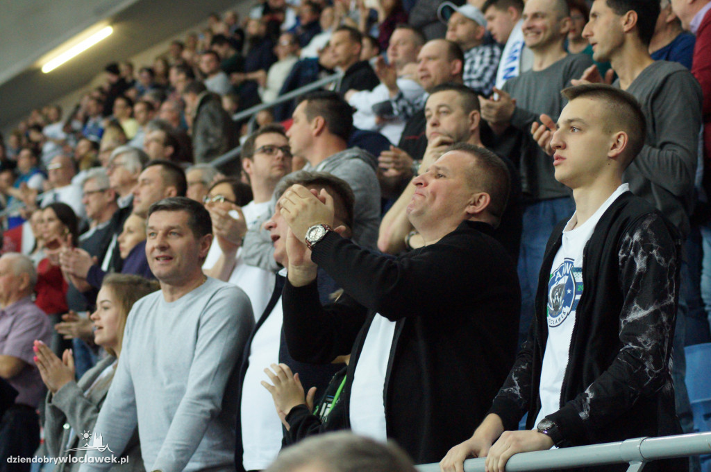 Kibice na meczu Anwil vs HydroTruck