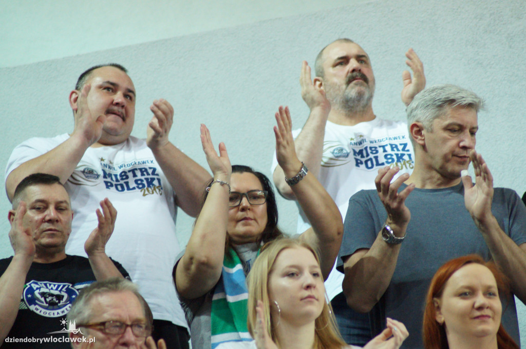 Kibice na meczu Anwil vs HydroTruck