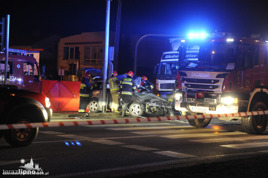 Wypadek na drodze. Nie żyją 2 osoby!