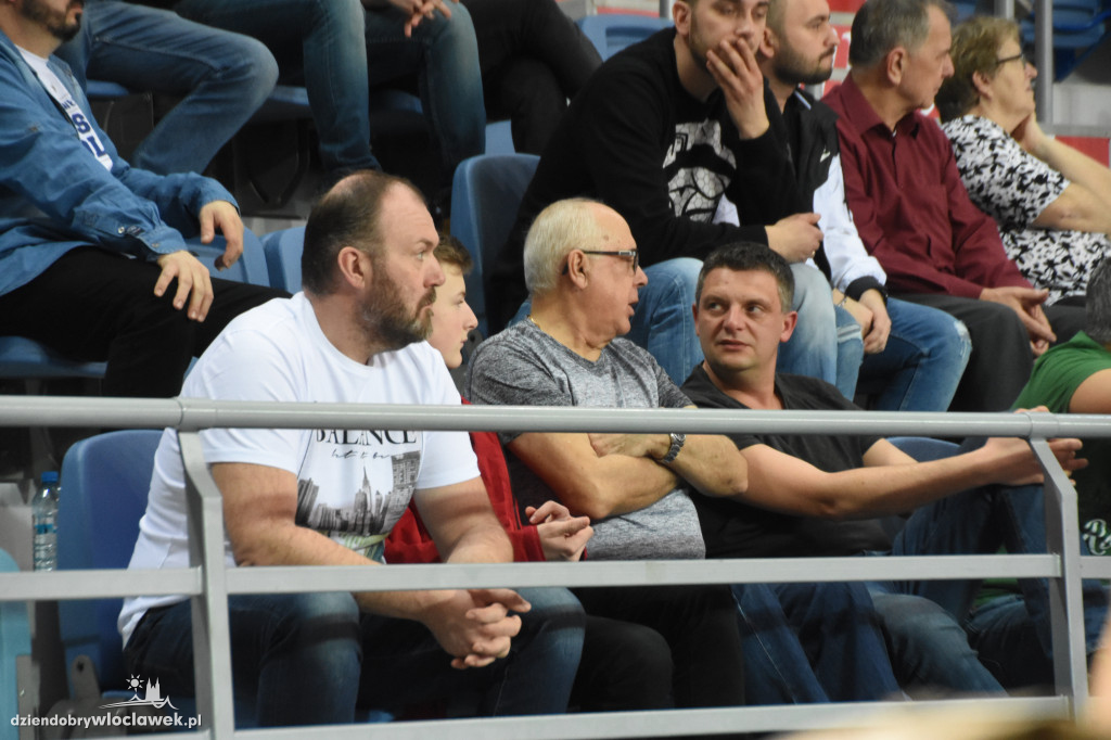 Kibice na meczu z Miastem Szkła Krosno