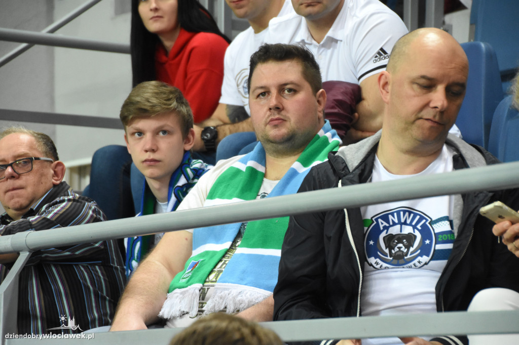 Kibice na meczu z Miastem Szkła Krosno