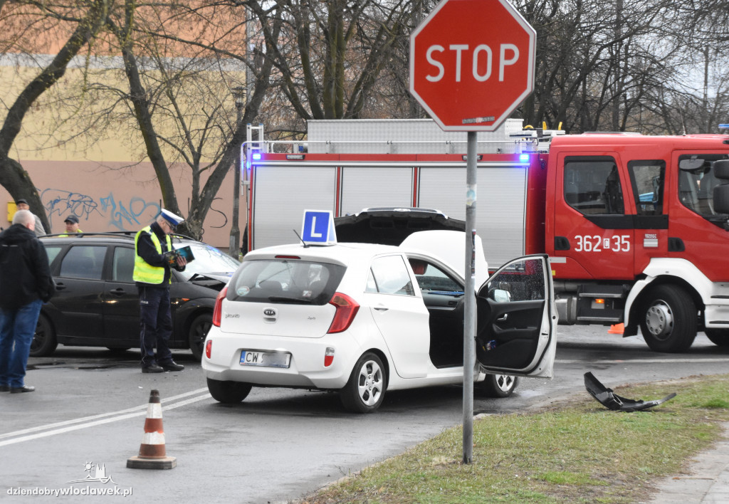 Zderzenie 3 aut na Kazimierza Wielkiego