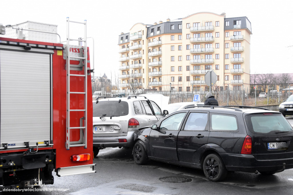 Zderzenie 3 aut na Kazimierza Wielkiego