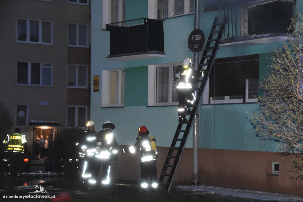 Pożar w bloku. Nie żyje 1 osoba