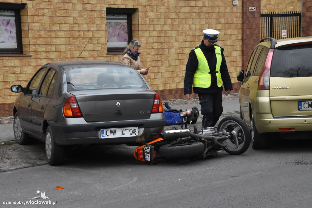Wypadek na ul. Długiej, ranny motocyklista