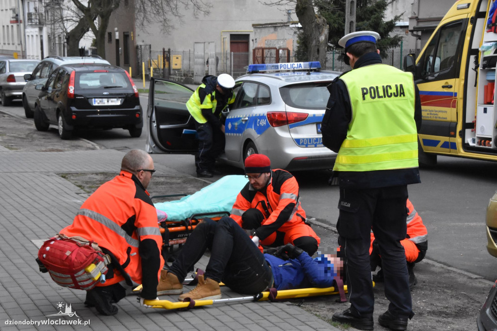 Wypadek na ul. Długiej, ranny motocyklista
