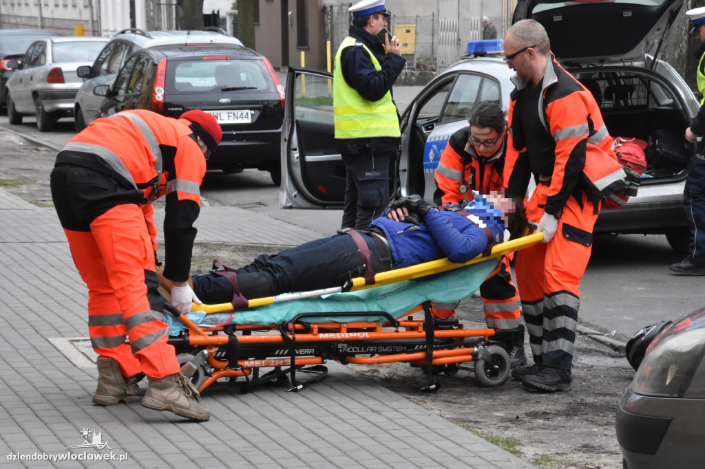Wypadek na ul. Długiej, ranny motocyklista