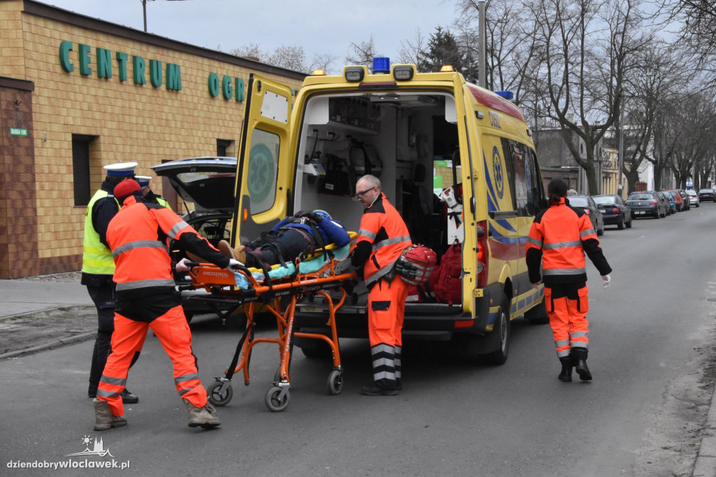 Wypadek na ul. Długiej, ranny motocyklista