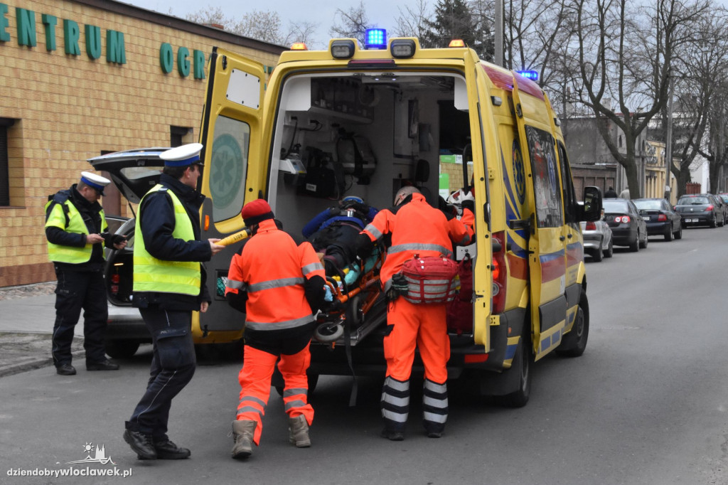 Wypadek na ul. Długiej, ranny motocyklista