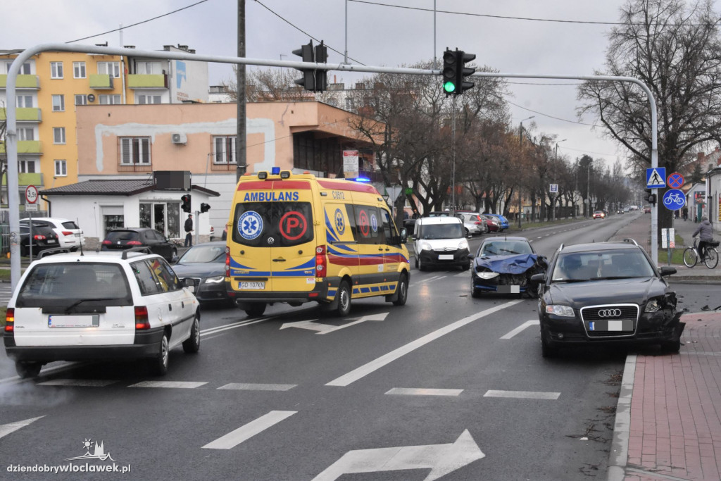 Zderzenie dwóch osobówek