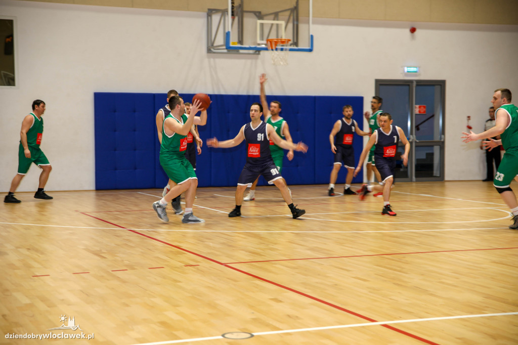 Finaliści turnieju 'Anwil pod koszem'
