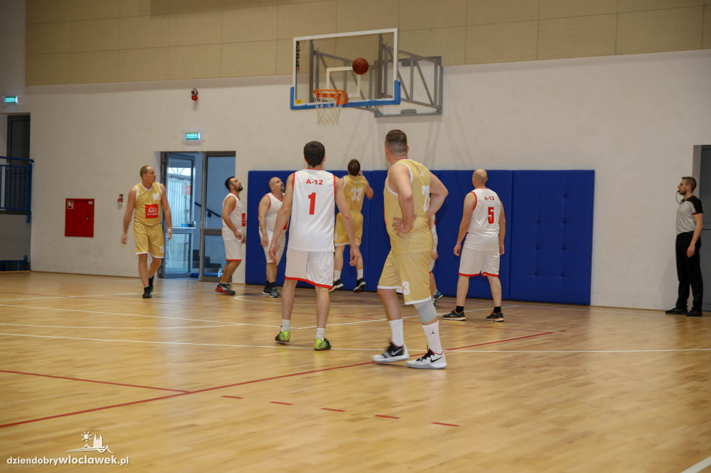 Finaliści turnieju 'Anwil pod koszem'