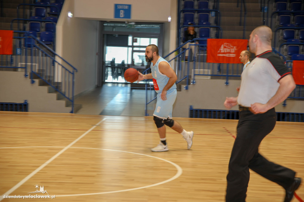 Finaliści turnieju 'Anwil pod koszem'
