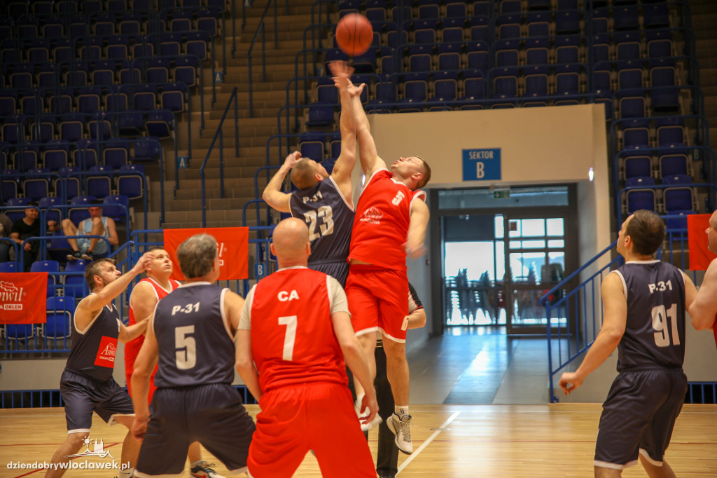 Finaliści turnieju 'Anwil pod koszem'