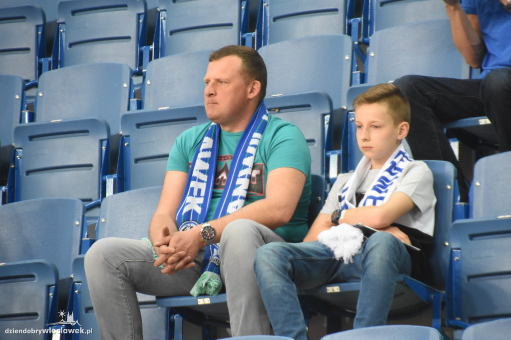 Kibice na meczu Anwil vs MKS w Hali Mistrzów