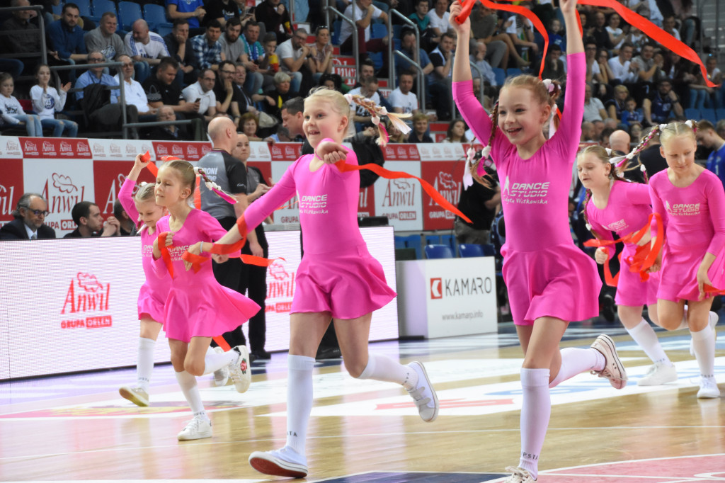 Cheerleaderki na meczu Anwilu