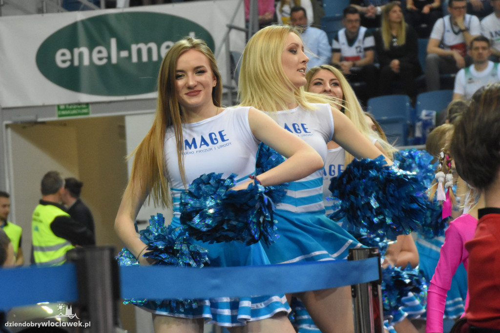 Cheerleaderki na meczu Anwilu